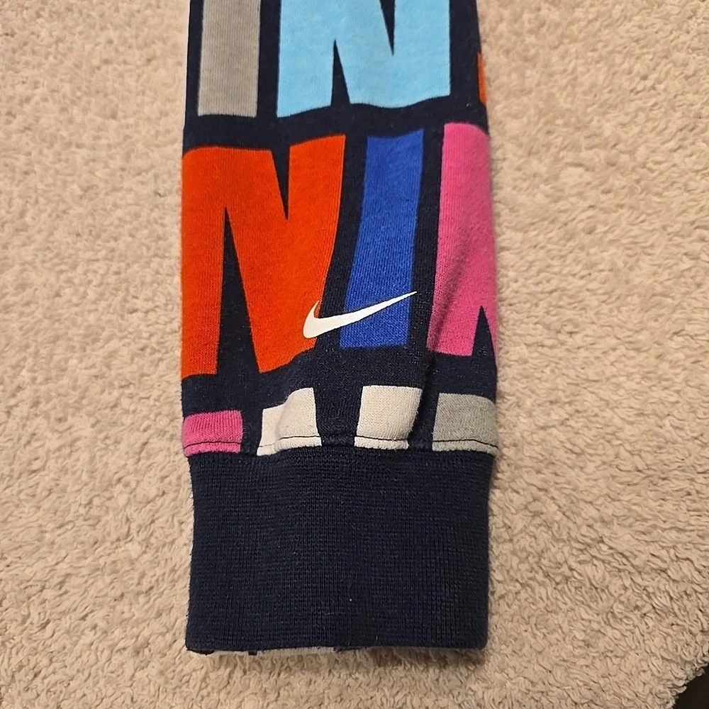 Nike girl snack